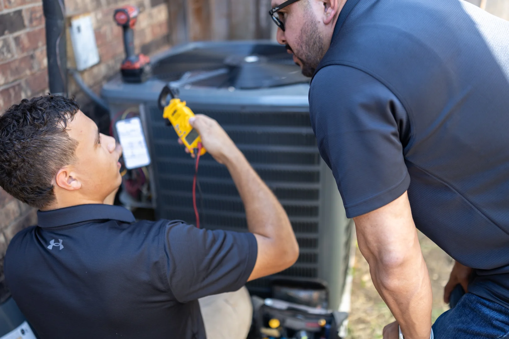 signs of ac compressor failure